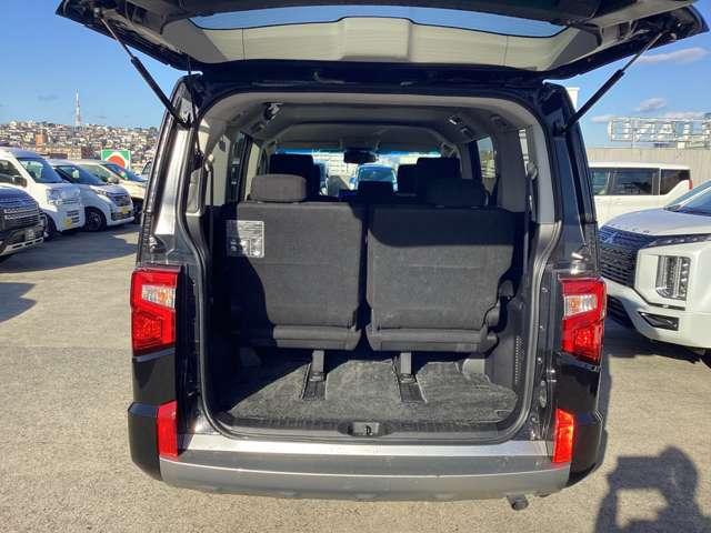 デリカD:5 P Bモニター 地デジ DVD再生 ナビTV シートヒーター ETC 4WD 電動シ-ト 寒冷地仕様 メモリナビ ABS 3列 オートエアコン ASC 盗難防止装置 パワーウインドウ エアバッグ(12枚目)