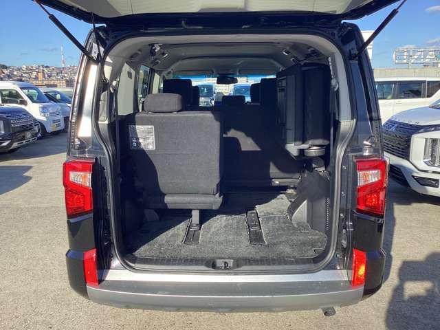 デリカD:5 P Bモニター 地デジ DVD再生 ナビTV シートヒーター ETC 4WD 電動シ-ト 寒冷地仕様 メモリナビ ABS 3列 オートエアコン ASC 盗難防止装置 パワーウインドウ エアバッグ(13枚目)