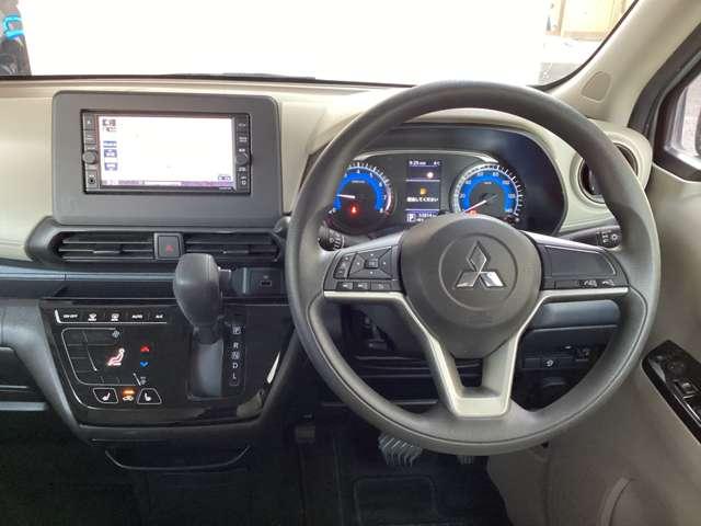 ｅＫワゴン Ｇ　インテリジェントキー　ナビ　前席シートヒーター　オートエアコン　横滑り防止装置　パワーステアリング　アイドリングストップ　バックカメラ　ベンチシート　盗難防止システム　メモリーナビ　寒冷地仕様　ＡＢＳ（3枚目）