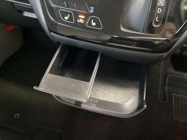 ｅＫワゴン Ｇ　インテリジェントキー　ナビ　前席シートヒーター　オートエアコン　横滑り防止装置　パワーステアリング　アイドリングストップ　バックカメラ　ベンチシート　盗難防止システム　メモリーナビ　寒冷地仕様　ＡＢＳ（12枚目）