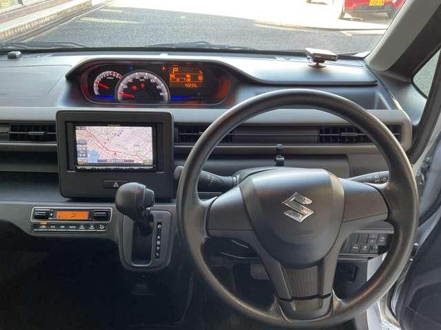 ワゴンＲ ハイブリッドＦＸ　スマキー　フルフラットシート　Ｓヒーター　盗難警報装置　パーキングセンサー　ＥＴＣ付き　助手席エアバッグ　キーレスエントリー　ナビ　フルオートエアコン　Ｉストップ　ＥＳＰ　運転席エアバッグ　パワステ（3枚目）