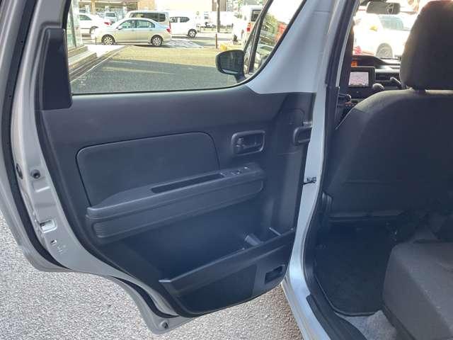 ワゴンＲ ハイブリッドＦＸ　スマキー　フルフラットシート　Ｓヒーター　盗難警報装置　パーキングセンサー　ＥＴＣ付き　助手席エアバッグ　キーレスエントリー　ナビ　フルオートエアコン　Ｉストップ　ＥＳＰ　運転席エアバッグ　パワステ（17枚目）