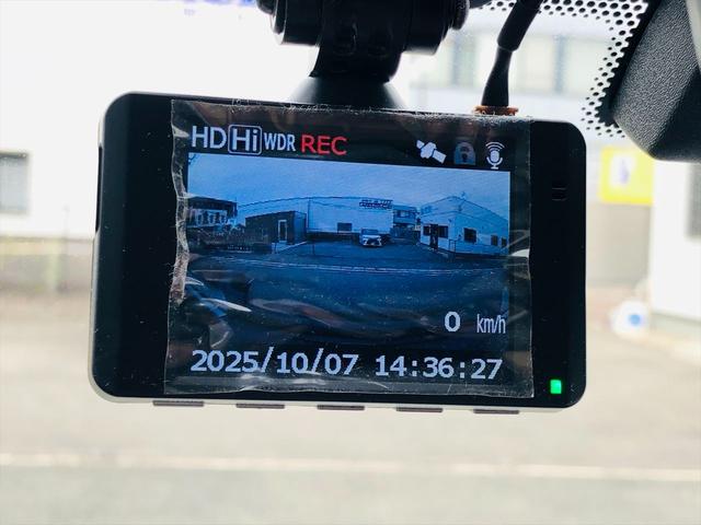 レジアスエースバン ロングスーパーＧＬ　２型　７人乗り　後席モニター　ドライブレコーダー　ローダウン　社外１８インチアルミホイール　社外ナビ　フルセグＴＶ　ＤＶＤ　Ｂｌｕｅｔｏｏｔｈ　ＥＴＣ　バックカメラ　キーレスエントリー　両側スライド（51枚目）