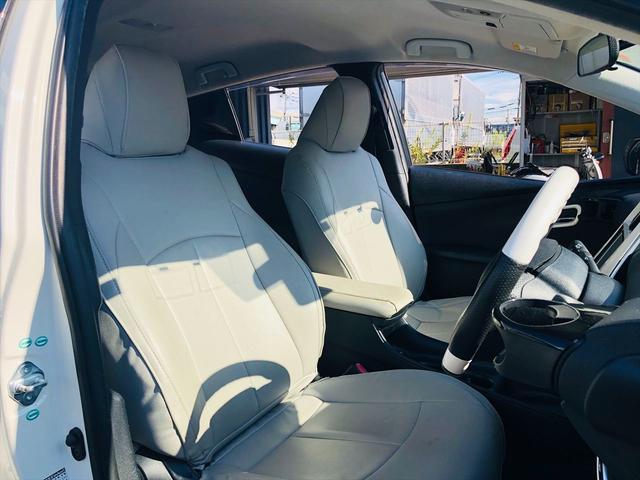 プリウス Ｓ　モデリスタエアロ　社外１７インチアルミホイール　純正ナビ　フルセグＴＶ　ＤＶＤ　Ｂｌｕｅｔｏｏｔｈ　ＥＴＣ　バックカメラ　プッシュスタート　スマートキー　ＬＥＤヘッドライト　フォグランプ（54枚目）