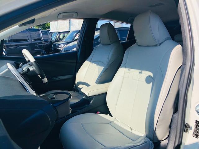 プリウス Ｓ　モデリスタエアロ　社外１７インチアルミホイール　純正ナビ　フルセグＴＶ　ＤＶＤ　Ｂｌｕｅｔｏｏｔｈ　ＥＴＣ　バックカメラ　プッシュスタート　スマートキー　ＬＥＤヘッドライト　フォグランプ（61枚目）