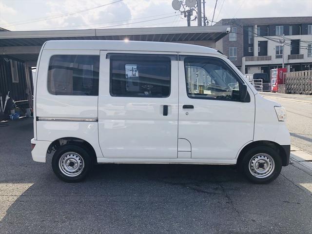 ハイゼットカーゴ スペシャルＳＡＩＩＩ　ハイルーフ　障害物センサー　レーンキープアシスト　衝突軽減ブレーキ　横滑り防止装置　両側スライドドア　純正ラジオ　アイドリングストップ　フルフラットシート　パワーステアリング　運転席・助手席エアバック（15枚目）