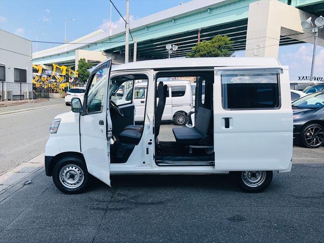 ハイゼットカーゴ スペシャルＳＡＩＩＩ　ハイルーフ　障害物センサー　レーンキープアシスト　衝突軽減ブレーキ　横滑り防止装置　両側スライドドア　純正ラジオ　アイドリングストップ　フルフラットシート　パワーステアリング　運転席・助手席エアバック（31枚目）