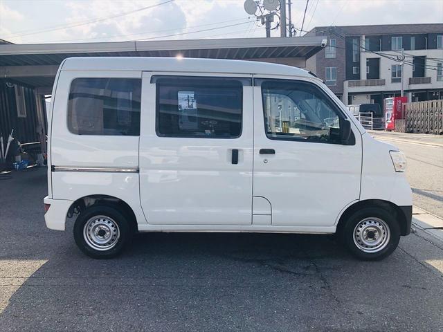 ハイゼットカーゴ スペシャルＳＡＩＩＩ　ハイルーフ　障害物センサー　レーンキープアシスト　衝突軽減ブレーキ　横滑り防止装置　両側スライドドア　純正ラジオ　アイドリングストップ　フルフラットシート　パワーステアリング　運転席・助手席エアバック（41枚目）