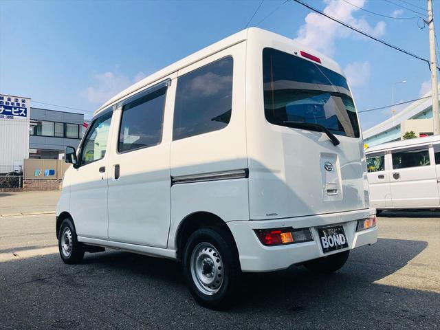 ハイゼットカーゴ スペシャルＳＡＩＩＩ　ハイルーフ　障害物センサー　レーンキープアシスト　衝突軽減ブレーキ　横滑り防止装置　両側スライドドア　純正ラジオ　アイドリングストップ　フルフラットシート　パワーステアリング　運転席・助手席エアバック（69枚目）