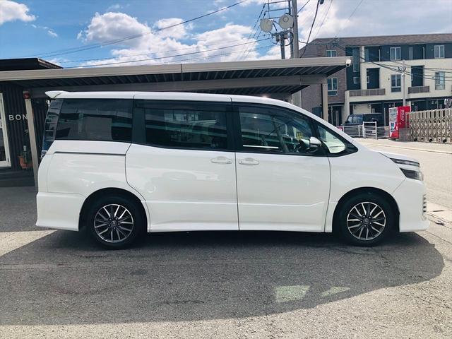 ヴォクシー ＺＳ　両側パワースライドドア　純正ナビ　フルセグＴＶ　ＤＶＤ　Ｂｌｕｅｔｏｏｔｈ　ＥＴＣ　バックカメラ　プッシュスタート　スマートキー　ＬＥＤヘッドライト　フォグランプ　純正１６ＡＷ　アイドリングストップ（45枚目）