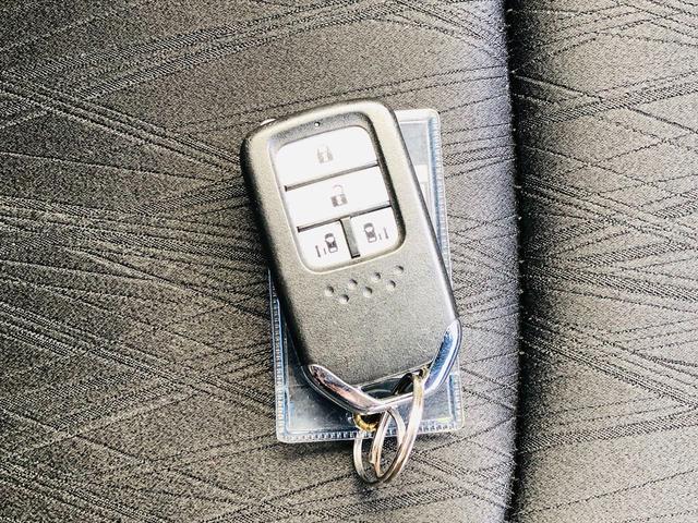 オデッセイ アブソルート 両側パワースライドドア 前後ドライブレコーダー 純正ナビ DVD Bluetooth ETC バックカメラ 3列シート プッシュスタート スマートキー LEDヘッドライト フォグランプ 純正17AW(56枚目)