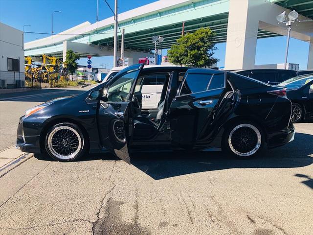 プリウス S モデリスタエアロ 車高調 社外18インチアルミホイール 純正ナビ フルセグTV DVD ETC バックカメラ プッシュスタート スマートキー LEDヘッドライト フォグランプ シャークアンテナ(35枚目)