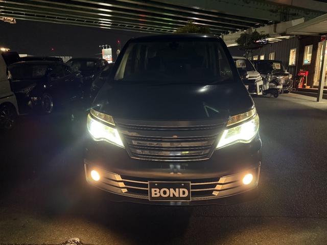 セレナ ライダー　Ｓ－ハイブリッド　後席モニター　両側パワースライドドア　純正ナビ　フルセグＴＶ　ＤＶＤ　ＥＴＣ　バックカメラ　プッシュスタート　スマートキー　キーレスエントリー　ＬＥＤヘッドライト　フォグランプ　純正１６ＡＷ（6枚目）