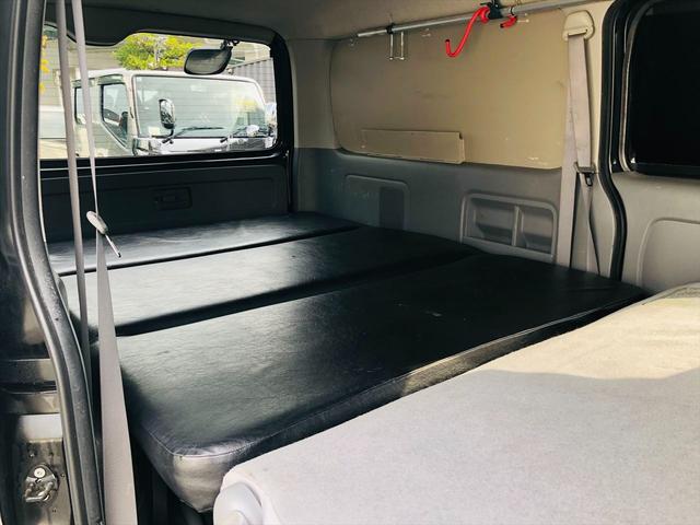 ハイエースバン ロングスーパーＧＬ　２型　ローダウン　社外１５インチアルミホイール　両側スライドドア　社外オーディオ　ＣＤ　ＥＴＣ　キーレスエントリー　電動格納ミラー　ＡＣ１００Ｖ　ＬＥＤヘッドライト　フォグランプ　簡易ベット（57枚目）