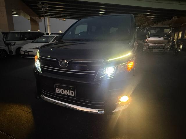 ヴォクシー ＺＳ　後席モニター　パワースライドドア　９インチ純正ナビ　フルセグＴＶ　ＤＶＤ　Ｂｌｕｅｔｏｏｔｈ　ＥＴＣ　バックカメラ　プッシュスタート　スマートキー　３列シート　ＬＥＤヘッドライト　フォグランプ（33枚目）