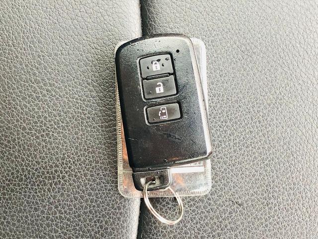 ヴォクシー ＺＳ　後席モニター　パワースライドドア　９インチ純正ナビ　フルセグＴＶ　ＤＶＤ　Ｂｌｕｅｔｏｏｔｈ　ＥＴＣ　バックカメラ　プッシュスタート　スマートキー　３列シート　ＬＥＤヘッドライト　フォグランプ（52枚目）