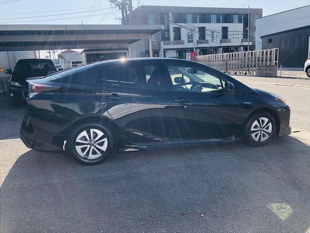 プリウス Sセーフティプラス モデリスタエアロ 純正ナビ DVD Bluetooth ETC バックカメラ プッシュスタート スマートキー キーレスエントリー LEDヘッドライト フォグランプ 純正15インチアルミホイール(47枚目)