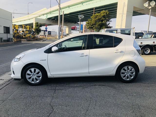 アクア G 純正ナビ DVD ETC バックカメラ プッシュスタート スマートキー キーレスエントリー 電動格納ミラー 衝突安全ボディ アイドリングストップ 運転席・助手席エアバック(14枚目)