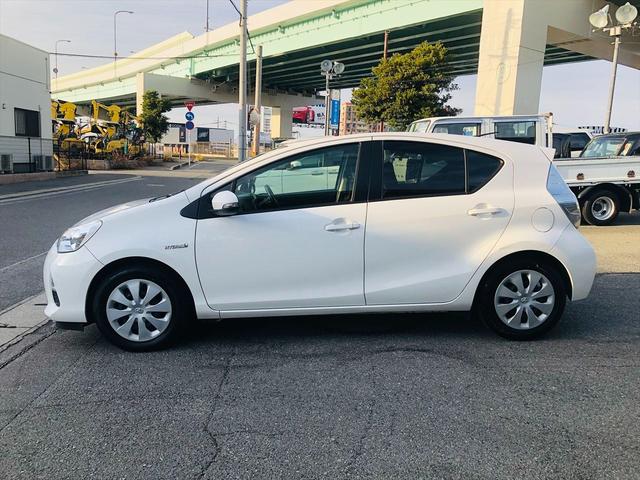 アクア G 純正ナビ DVD ETC バックカメラ プッシュスタート スマートキー キーレスエントリー 電動格納ミラー 衝突安全ボディ アイドリングストップ 運転席・助手席エアバック(41枚目)