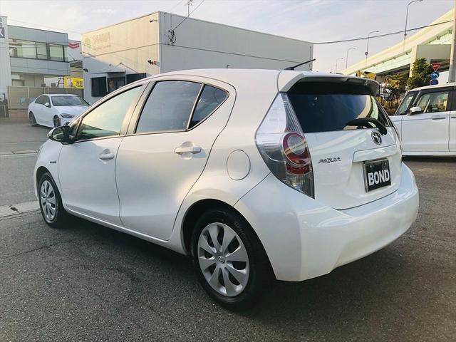 アクア G 純正ナビ DVD ETC バックカメラ プッシュスタート スマートキー キーレスエントリー 電動格納ミラー 衝突安全ボディ アイドリングストップ 運転席・助手席エアバック(43枚目)