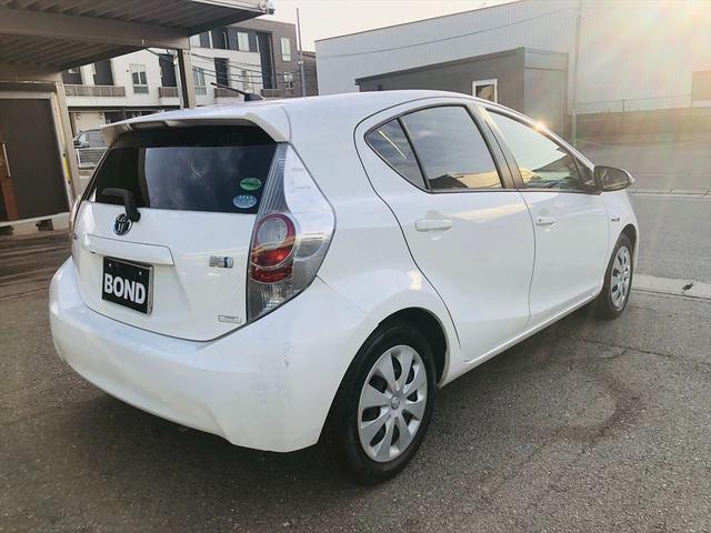 アクア G 純正ナビ DVD ETC バックカメラ プッシュスタート スマートキー キーレスエントリー 電動格納ミラー 衝突安全ボディ アイドリングストップ 運転席・助手席エアバック(46枚目)