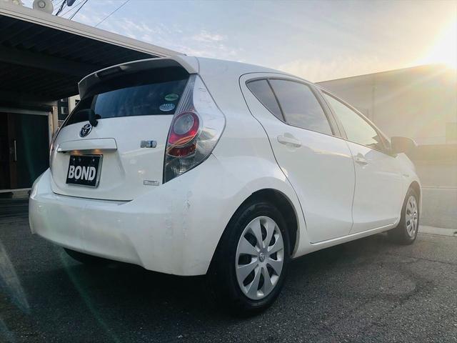 アクア G 純正ナビ DVD ETC バックカメラ プッシュスタート スマートキー キーレスエントリー 電動格納ミラー 衝突安全ボディ アイドリングストップ 運転席・助手席エアバック(79枚目)