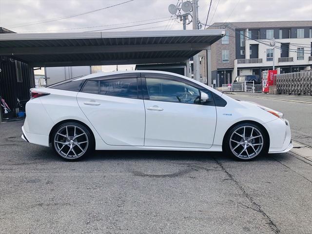 プリウス S TRDエアロ ローダウン 社外19インチアルミホイール 9インチ純正ナビ フルセグ DVD Bluetooth ETC バックカメラ プッシュスタート スマートキー LEDヘッドライト フォグランプ(15枚目)