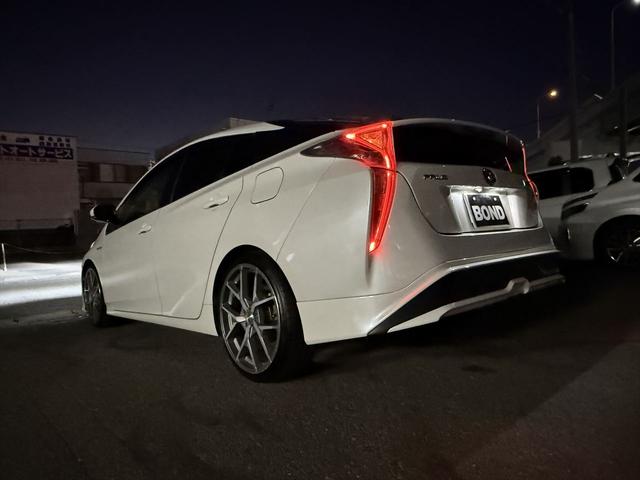 プリウス S TRDエアロ ローダウン 社外19インチアルミホイール 9インチ純正ナビ フルセグ DVD Bluetooth ETC バックカメラ プッシュスタート スマートキー LEDヘッドライト フォグランプ(33枚目)