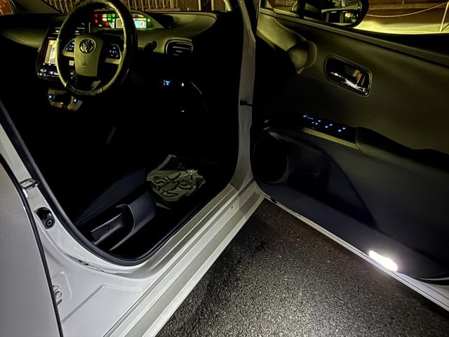 プリウス S TRDエアロ ローダウン 社外19インチアルミホイール 9インチ純正ナビ フルセグ DVD Bluetooth ETC バックカメラ プッシュスタート スマートキー LEDヘッドライト フォグランプ(34枚目)