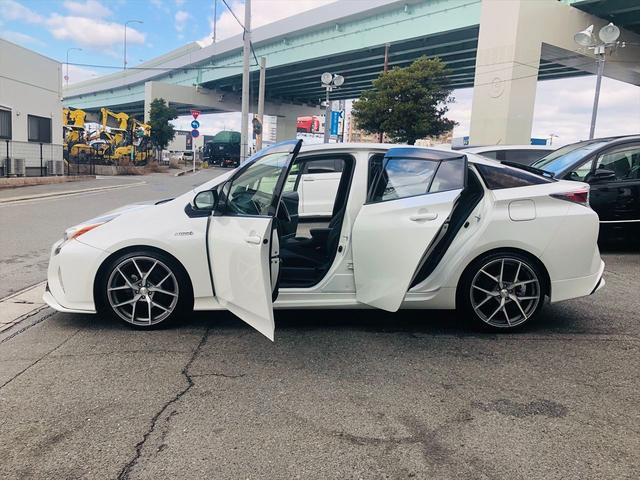 プリウス S TRDエアロ ローダウン 社外19インチアルミホイール 9インチ純正ナビ フルセグ DVD Bluetooth ETC バックカメラ プッシュスタート スマートキー LEDヘッドライト フォグランプ(36枚目)