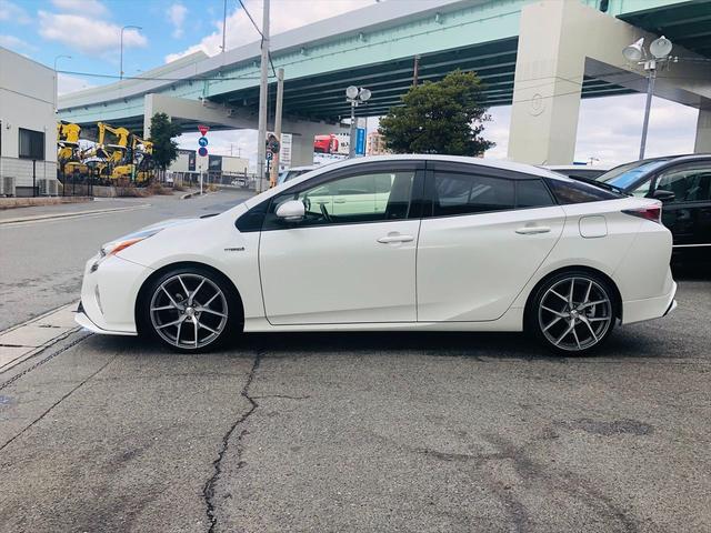 プリウス S TRDエアロ ローダウン 社外19インチアルミホイール 9インチ純正ナビ フルセグ DVD Bluetooth ETC バックカメラ プッシュスタート スマートキー LEDヘッドライト フォグランプ(40枚目)