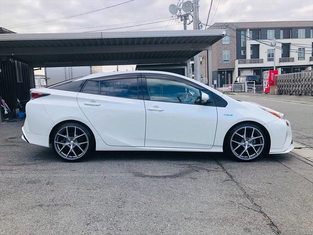 プリウス S TRDエアロ ローダウン 社外19インチアルミホイール 9インチ純正ナビ フルセグ DVD Bluetooth ETC バックカメラ プッシュスタート スマートキー LEDヘッドライト フォグランプ(46枚目)