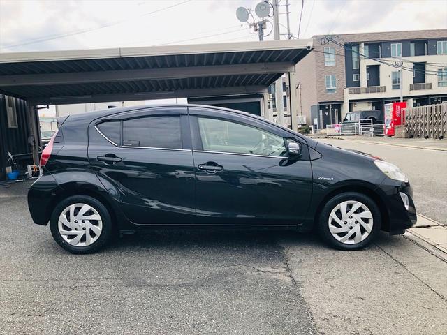 アクア S 純正ナビ フルセグTV DVD Bluetooth ETC バックカメラ プッシュスタート スマートキー キーレスエントリー シャークアンテナ フォグランプ 電動格納ミラー 衝突安全ボディ(46枚目)