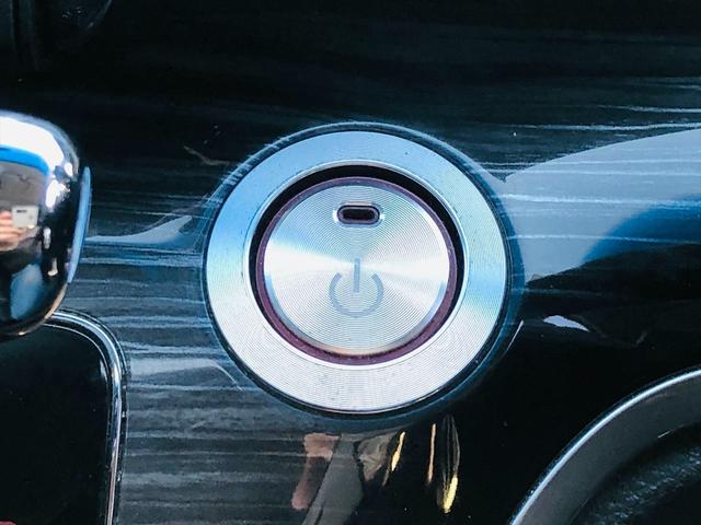 オデッセイ アブソルート　両側パワースライドドア　社外９インチナビ　ＤＶＤ　Ｂｌｕｅｔｏｏｔｈ　ＥＴＣ　プッシュスタート　スマートキー　キーレスエントリー　オットマン　ＬＥＤヘッドライト　フォグランプ　純正１８ＡＷ（53枚目）