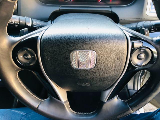 オデッセイ アブソルート　両側パワースライドドア　社外９インチナビ　ＤＶＤ　Ｂｌｕｅｔｏｏｔｈ　ＥＴＣ　プッシュスタート　スマートキー　キーレスエントリー　オットマン　ＬＥＤヘッドライト　フォグランプ　純正１８ＡＷ（58枚目）