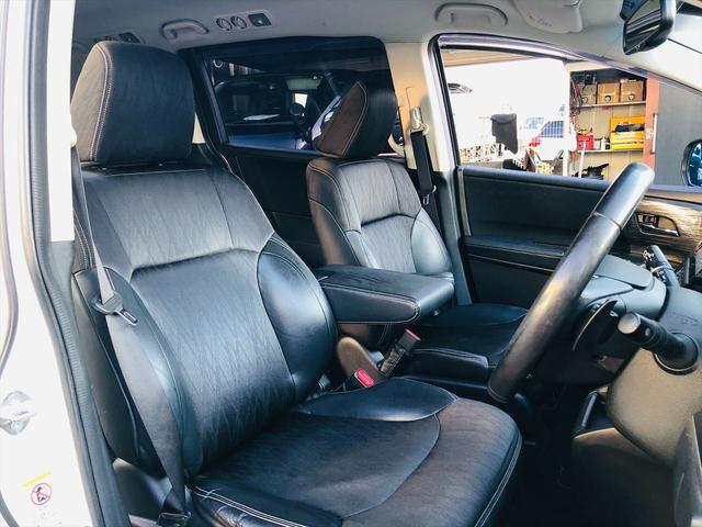 オデッセイ アブソルート　両側パワースライドドア　社外９インチナビ　ＤＶＤ　Ｂｌｕｅｔｏｏｔｈ　ＥＴＣ　プッシュスタート　スマートキー　キーレスエントリー　オットマン　ＬＥＤヘッドライト　フォグランプ　純正１８ＡＷ（60枚目）