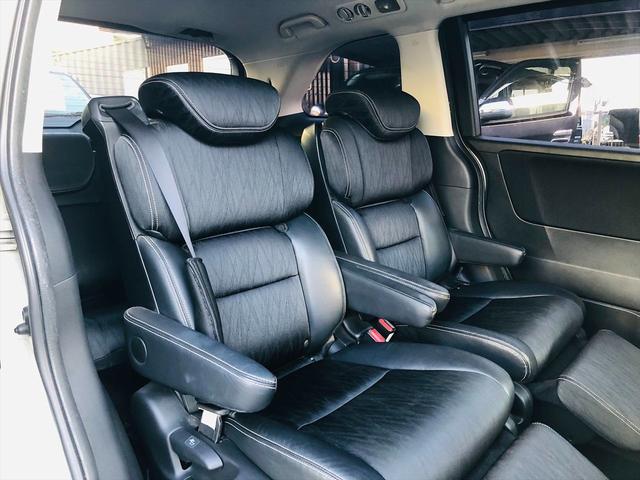 オデッセイ アブソルート　両側パワースライドドア　社外９インチナビ　ＤＶＤ　Ｂｌｕｅｔｏｏｔｈ　ＥＴＣ　プッシュスタート　スマートキー　キーレスエントリー　オットマン　ＬＥＤヘッドライト　フォグランプ　純正１８ＡＷ（64枚目）