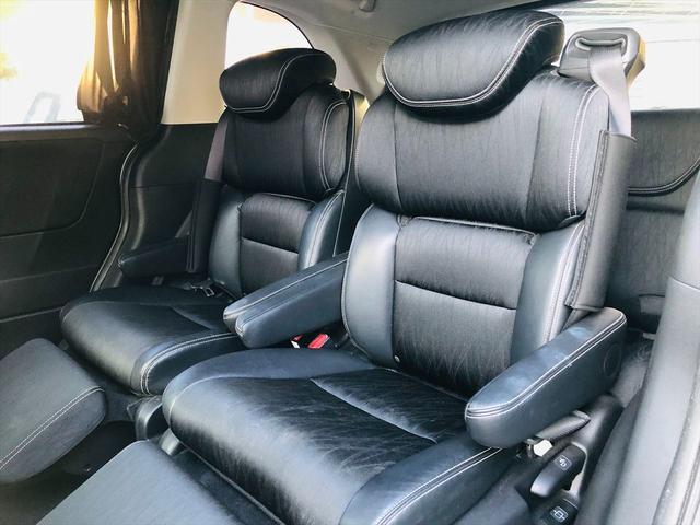 オデッセイ アブソルート　両側パワースライドドア　社外９インチナビ　ＤＶＤ　Ｂｌｕｅｔｏｏｔｈ　ＥＴＣ　プッシュスタート　スマートキー　キーレスエントリー　オットマン　ＬＥＤヘッドライト　フォグランプ　純正１８ＡＷ（68枚目）