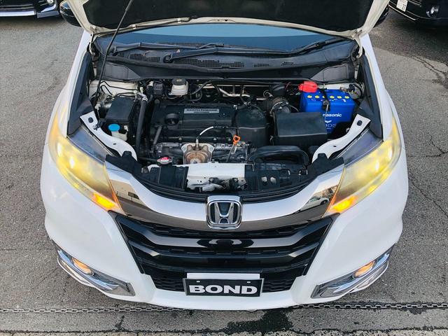 オデッセイ アブソルート　両側パワースライドドア　社外９インチナビ　ＤＶＤ　Ｂｌｕｅｔｏｏｔｈ　ＥＴＣ　プッシュスタート　スマートキー　キーレスエントリー　オットマン　ＬＥＤヘッドライト　フォグランプ　純正１８ＡＷ（71枚目）