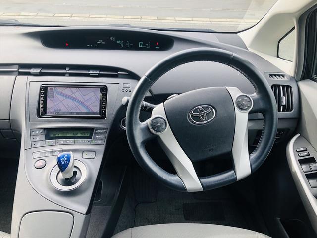 プリウス Ｓツーリングセレクション　純正ＨＤＤナビ　フルセグＴＶ　ＤＶＤ　Ｂｌｕｅｔｏｏｔｈ　ＥＴＣ　バックカメラ　プッシュスタート　スマートキー　キーレスエントリー　ＬＥＤヘッドライト　フォグランプ　純正１７インチアルミホイール（16枚目）