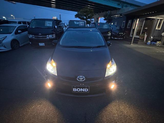 プリウス Ｓツーリングセレクション　純正ＨＤＤナビ　フルセグＴＶ　ＤＶＤ　Ｂｌｕｅｔｏｏｔｈ　ＥＴＣ　バックカメラ　プッシュスタート　スマートキー　キーレスエントリー　ＬＥＤヘッドライト　フォグランプ　純正１７インチアルミホイール（31枚目）