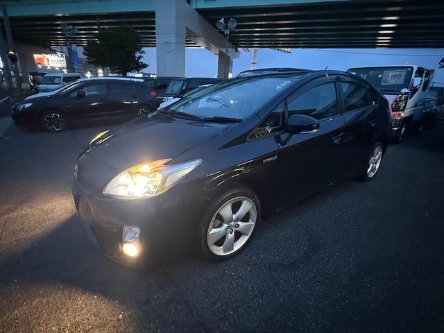 プリウス Ｓツーリングセレクション　純正ＨＤＤナビ　フルセグＴＶ　ＤＶＤ　Ｂｌｕｅｔｏｏｔｈ　ＥＴＣ　バックカメラ　プッシュスタート　スマートキー　キーレスエントリー　ＬＥＤヘッドライト　フォグランプ　純正１７インチアルミホイール（32枚目）