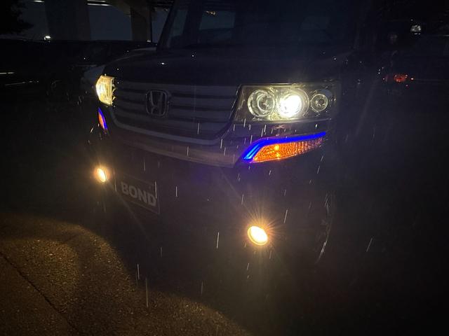 Ｎ－ＢＯＸカスタム Ｇ・ターボパッケージ　両側パワースライドドア　社外ナビ　ＤＶＤ　Ｂｌｕｅｔｏｏｔｈ　ＥＴＣ　プッシュスタート　スマートキー　キーレスエントリー　ＨＩＤヘッドライト　フォグランプ　純正１５インチアルミホイール　パドルシフト（33枚目）