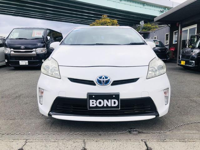 プリウス Ｌ　社外ナビ　ＤＶＤ　ＥＴＣ　プッシュスタート　キーレスエントリー　電動格納ミラー　純正１５インチアルミホイール　盗難防止システム　衝突安全ボディ　パワーステアリング　パワーウインドウ（12枚目）