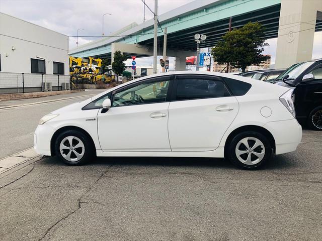 プリウス Ｌ　社外ナビ　ＤＶＤ　ＥＴＣ　プッシュスタート　キーレスエントリー　電動格納ミラー　純正１５インチアルミホイール　盗難防止システム　衝突安全ボディ　パワーステアリング　パワーウインドウ（35枚目）