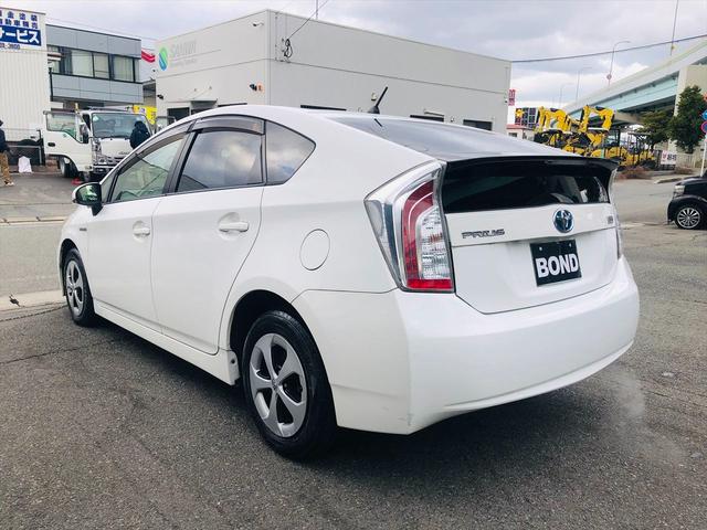 プリウス Ｌ　社外ナビ　ＤＶＤ　ＥＴＣ　プッシュスタート　キーレスエントリー　電動格納ミラー　純正１５インチアルミホイール　盗難防止システム　衝突安全ボディ　パワーステアリング　パワーウインドウ（36枚目）