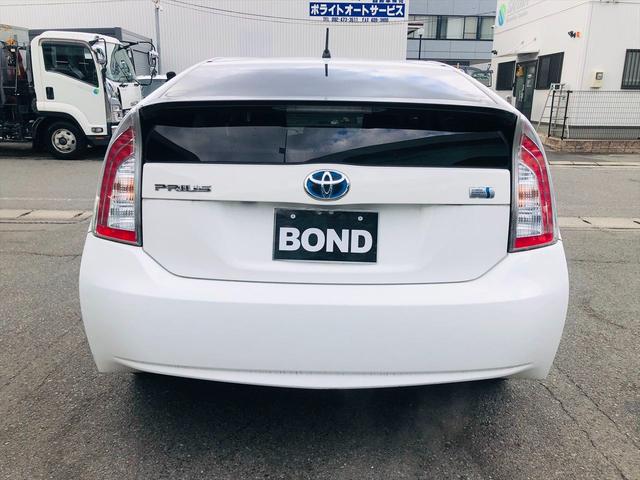 プリウス Ｌ　社外ナビ　ＤＶＤ　ＥＴＣ　プッシュスタート　キーレスエントリー　電動格納ミラー　純正１５インチアルミホイール　盗難防止システム　衝突安全ボディ　パワーステアリング　パワーウインドウ（39枚目）