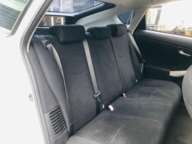 プリウス Ｌ　社外ナビ　ＤＶＤ　ＥＴＣ　プッシュスタート　キーレスエントリー　電動格納ミラー　純正１５インチアルミホイール　盗難防止システム　衝突安全ボディ　パワーステアリング　パワーウインドウ（55枚目）