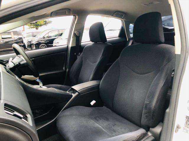 プリウス Ｌ　社外ナビ　ＤＶＤ　ＥＴＣ　プッシュスタート　キーレスエントリー　電動格納ミラー　純正１５インチアルミホイール　盗難防止システム　衝突安全ボディ　パワーステアリング　パワーウインドウ（61枚目）