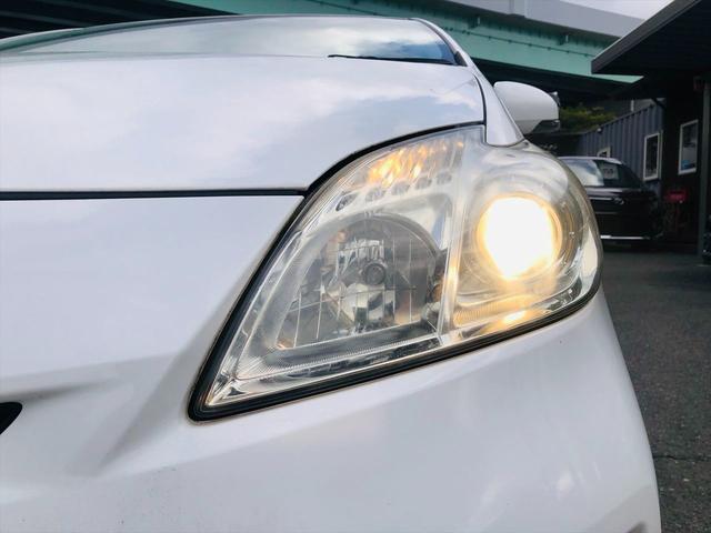 プリウス Ｌ　社外ナビ　ＤＶＤ　ＥＴＣ　プッシュスタート　キーレスエントリー　電動格納ミラー　純正１５インチアルミホイール　盗難防止システム　衝突安全ボディ　パワーステアリング　パワーウインドウ（66枚目）